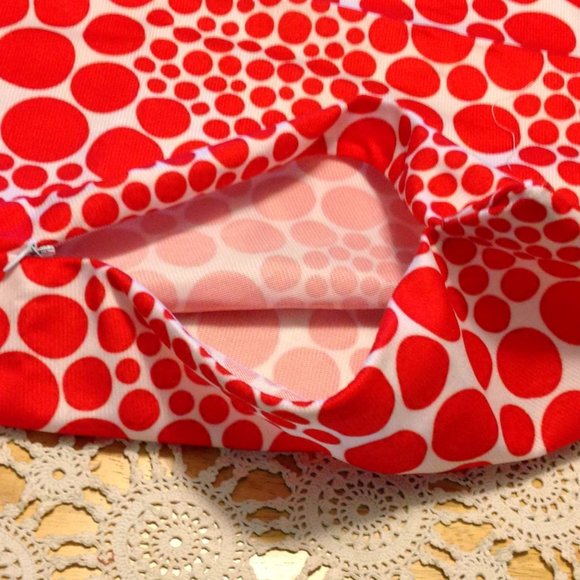 Funky red dot Pillow Covers - Picture 4 of 4